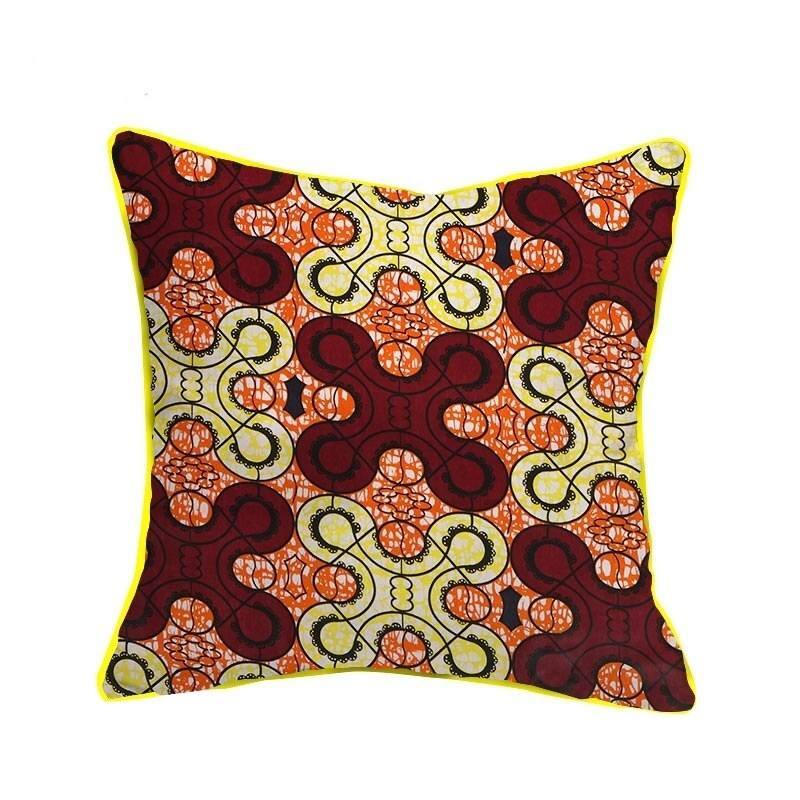 coussin brodé africain